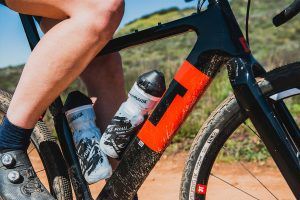 Sideburn-8-cage-mountain-gravel-road-bike-cycle-cycling-water-hydration-bottle-grip-retention-secure-holder